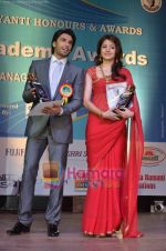 Anushka Sharma, Ranveer Singh at Dadasaheb Phalke Awards in Bhaidas Hall on 3rd May 2011 (13).JPG